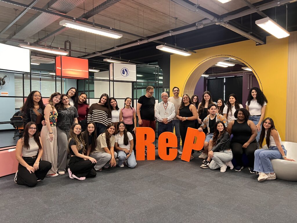 Emilio Alves DON com a turma do ReP Digital.
